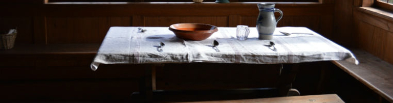 Bild zu Eckbänke – traditionelle Möbelstücke