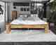 The Beds James Massivholz Bett hoch