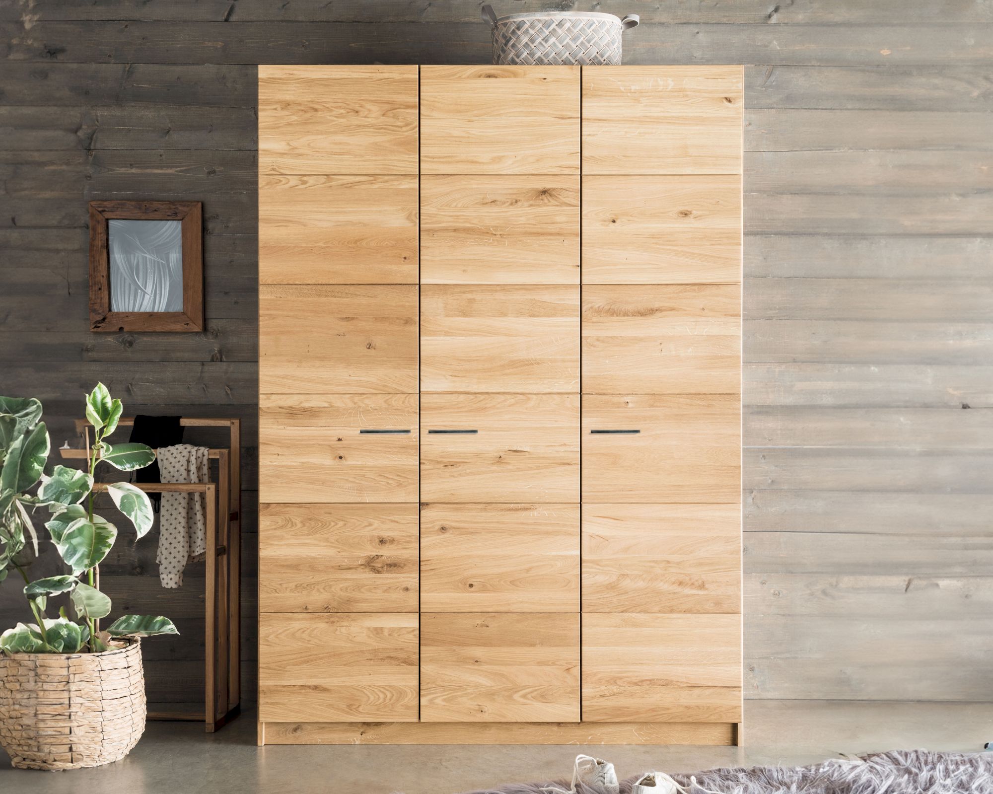Forestales »San Antonio« Massivholz Kleiderschrank 3-türig Kernbuche