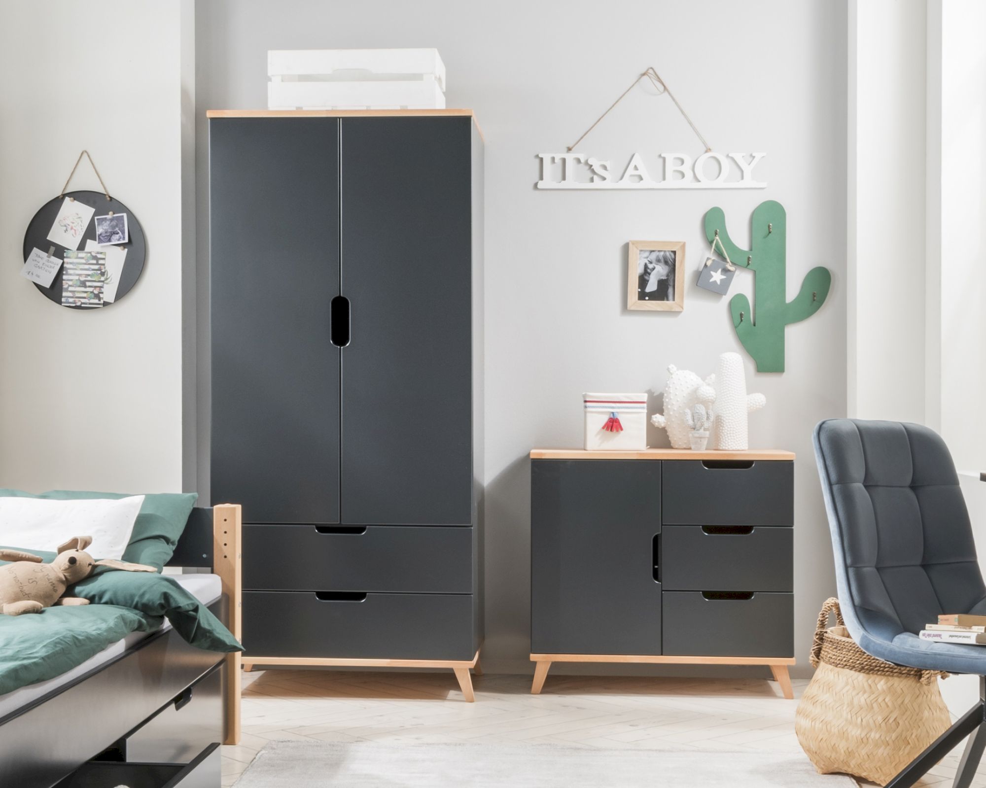INFANSKIDS »Infanscolor« Kinderzimmer Kleiderschrank anthrazit anthrazit-Buche / 3-Türig