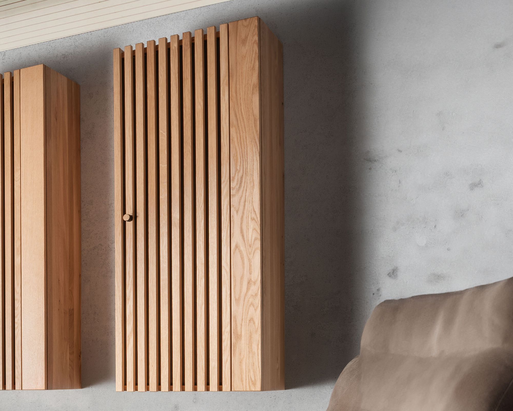 Massivholz »Ascona« Hängevitrine I 45x120x33 cm / Anschlag links