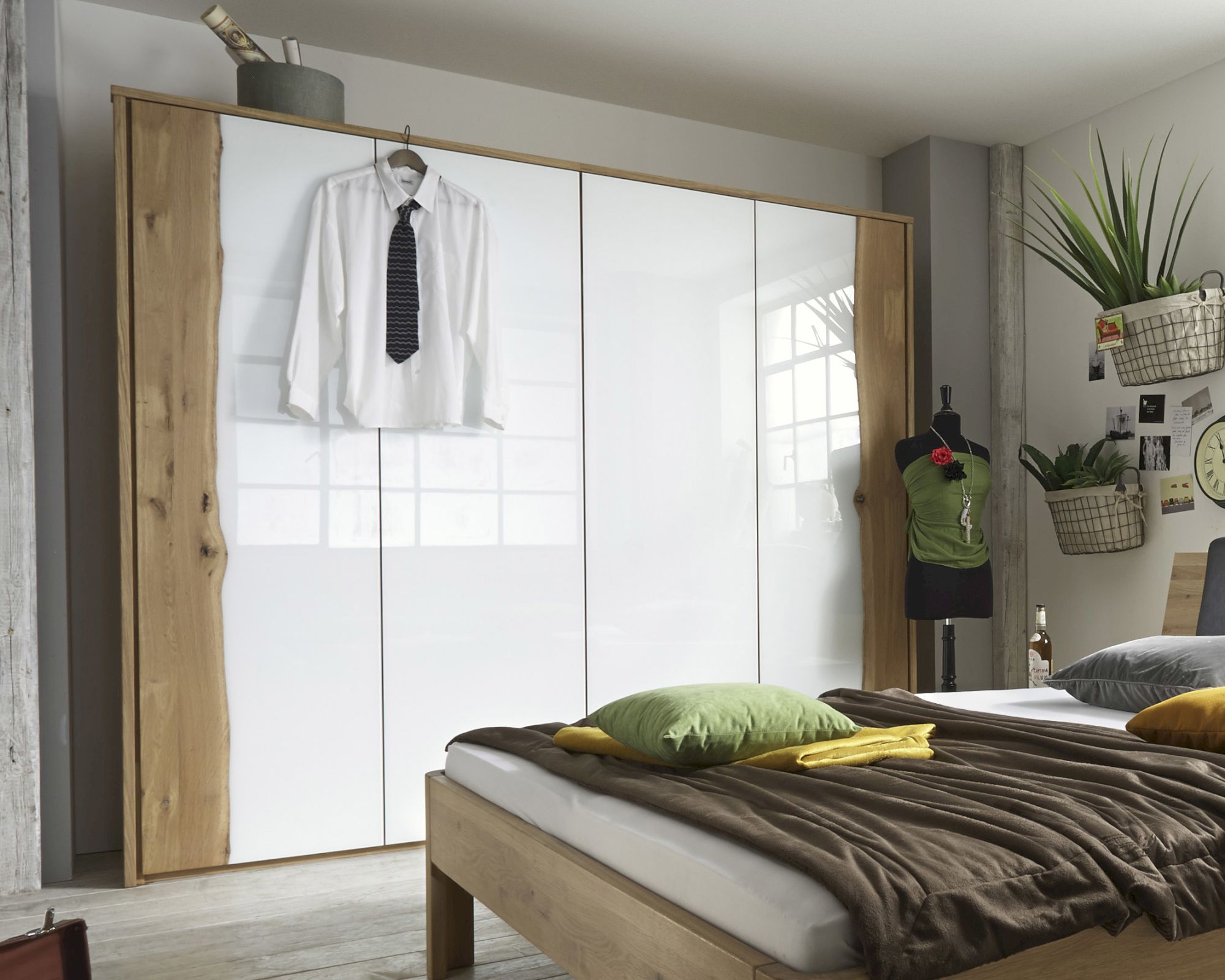 Massivholz »Choice« Kleiderschrank Baumkante 2-türig / Wildeiche natur