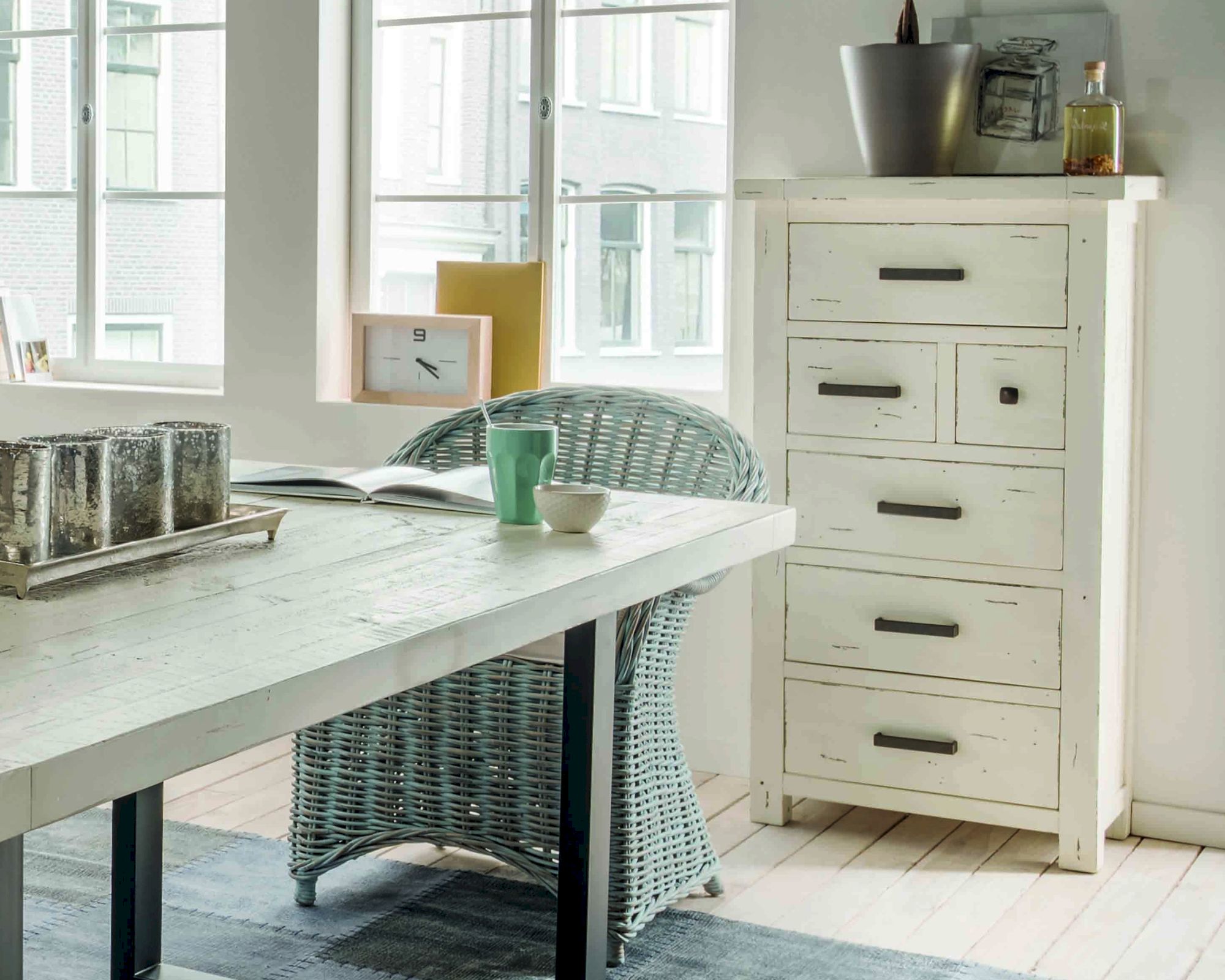 Massivholz »History Pine« Kommode Pinienholz, white-wash-finish / B 65 x H 120 x T 37 cm