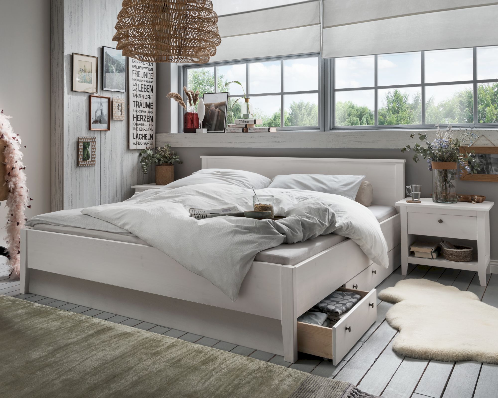 Massivholz »Solvita« Bett weiß 160x200 cm / weiß / mit 3 Bettkästen