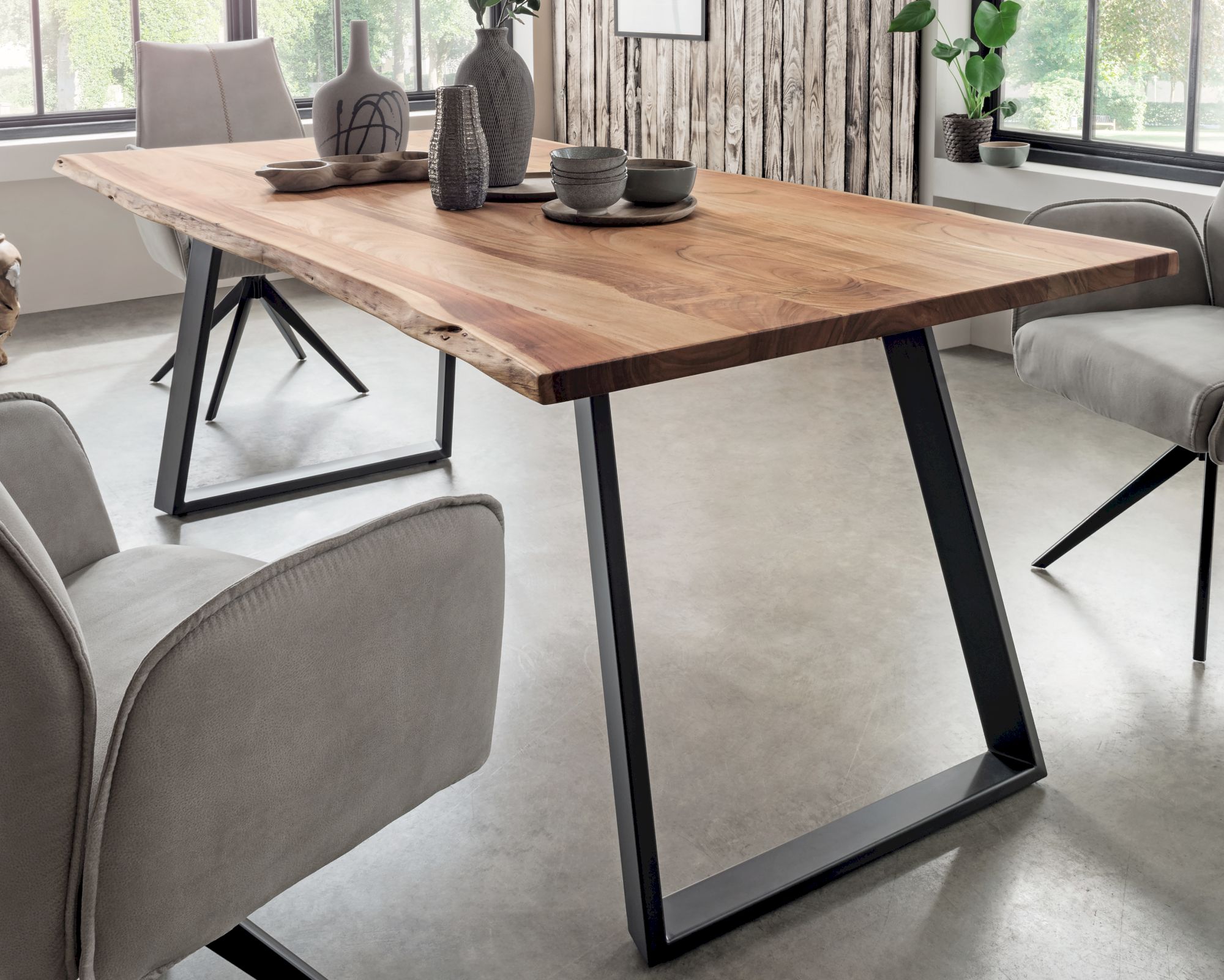 Massivholz »Thor« Akazie Baumkante-Tisch II 220x100 cm / 35mm / Akazie nussbaumfarbig / Metall natur gewischt lackiert