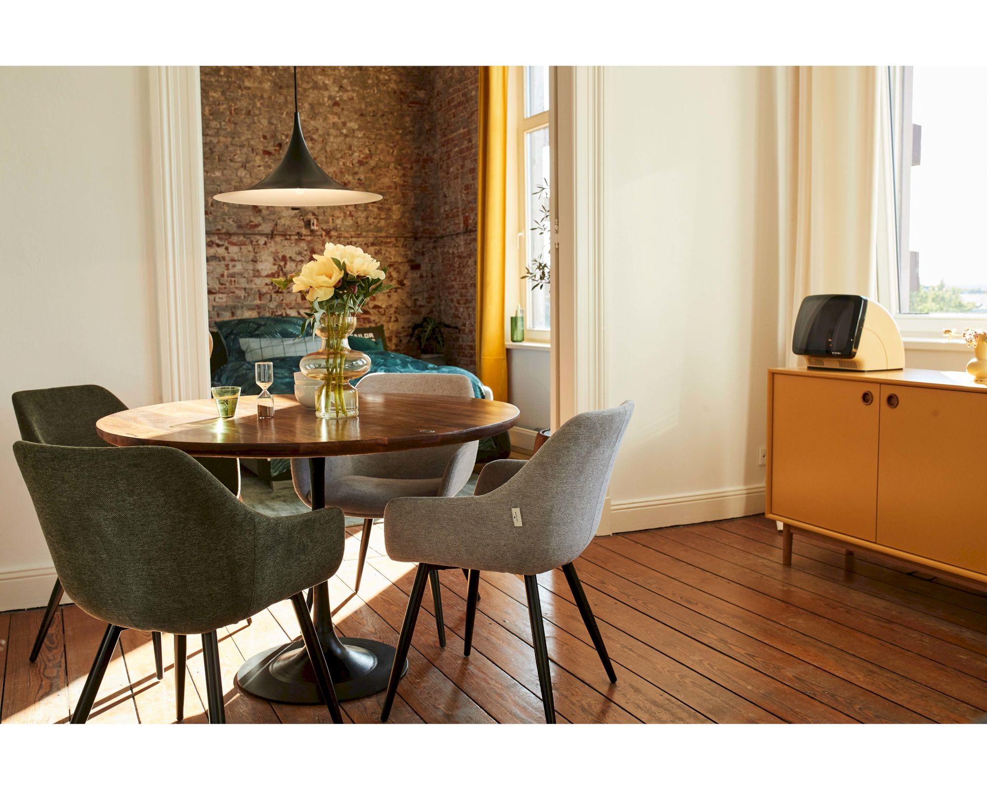 SIT »Tom Tailor« Mangotisch rund