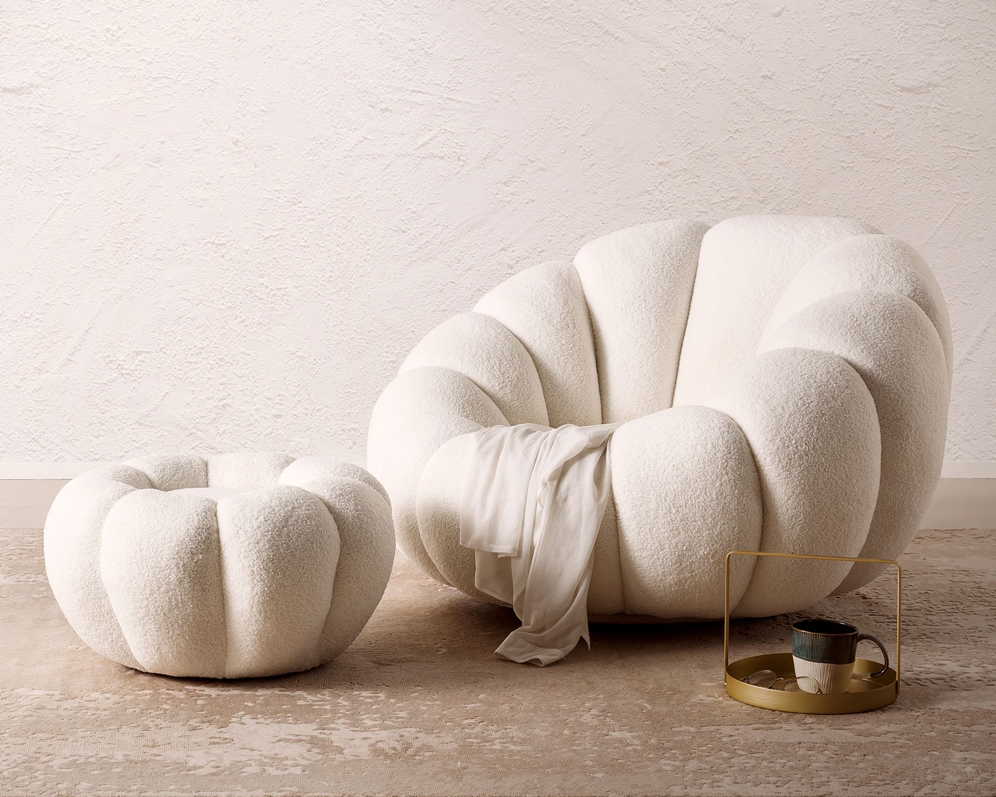 SalesFever »Blossom« Sessel mit Hocker aus Teddyfell