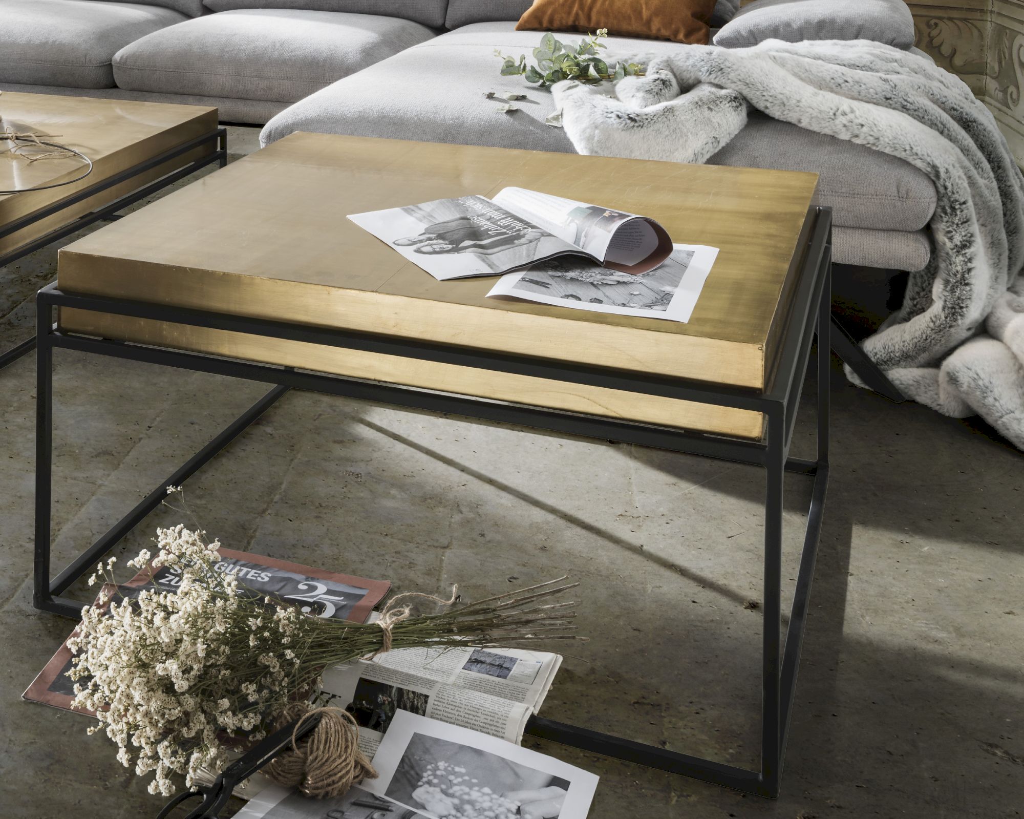 die Faktorei »Rich« Couchtisch I MDF gold