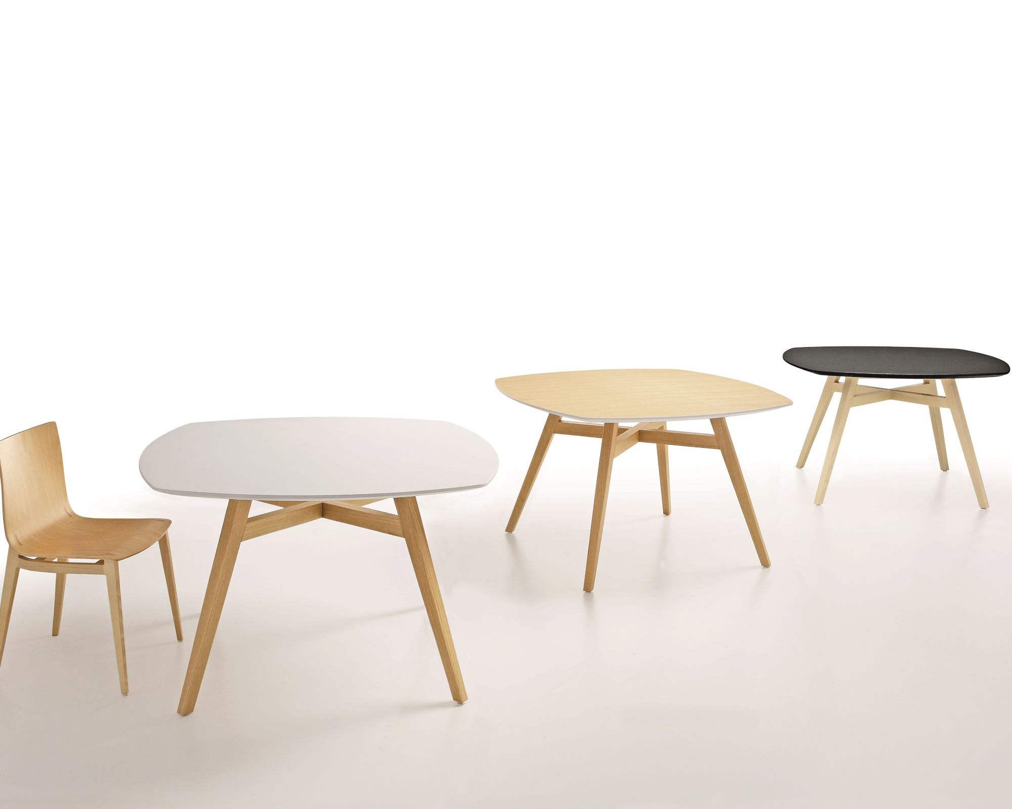 infiniti »EMMA« TABLE Designer-Tisch 115x115 cm / MAFGV Buche natur / MDF03 Weiss lackiert
